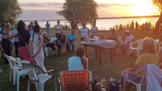 Remada en defensa del río Paraná: la travesía llega a la capital entrerriana