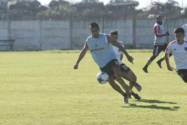 El armador. Víctor Figueroa buscará ser la manija del mediocampo rojinegro.