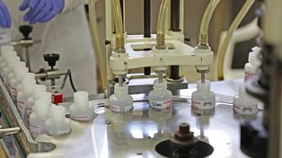El Laboratorio Industrial de la provincia produce alcohol en gel