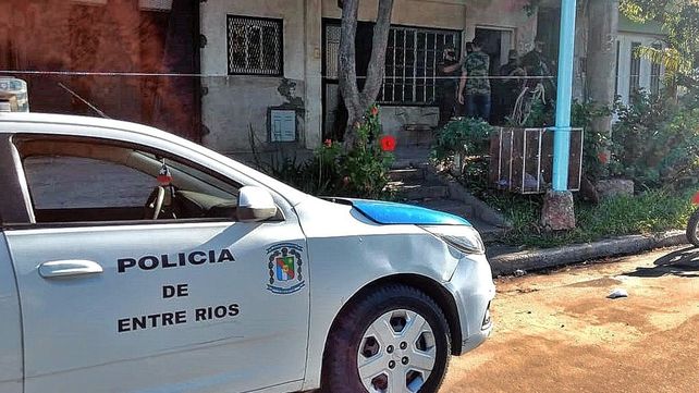En una casa hallaron cocaína, armas, dólares y una sorpresa