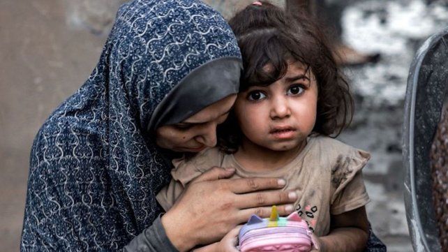 Pese a la alarma internacional Israel desoye la tregua e intensifica su ofensiva en Gaza. Los bombardeos mataron a otras 40 personas y tomaron un hospital