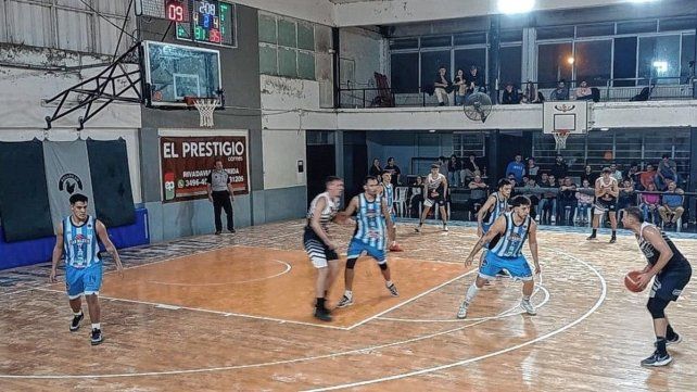 Almagro le ganó con solvencia a San Martín (MJ) en el Pepote Spies por la Liga Federal. Almagro le ganó con solvencia a San Martín (MJ) en el Pepote Spies por la Liga Federal.