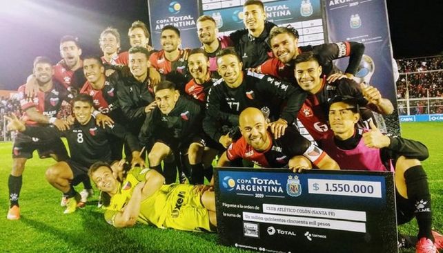 Colón busca las semifinales de Copa Argentina
