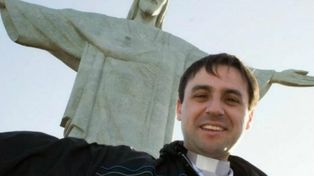 Cura de San Francisco deja los hábitos para ser papá