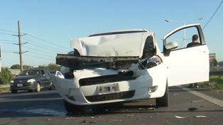 El Fiat Punto fue uno de los más dañados por el choque.