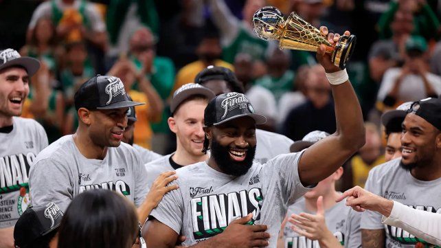 Boston Celtics concretó la barrida y es finalista de la NBA