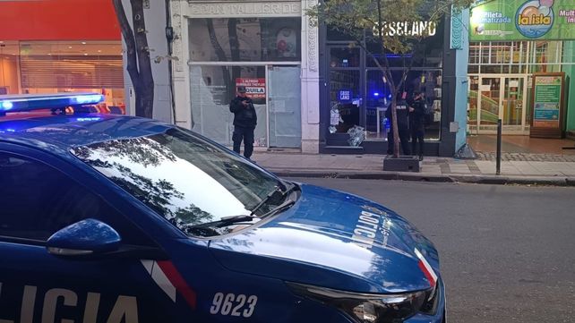 La presencia policial en los locales del centro rosarino.