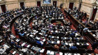 El debate por la ley ómnibus pasó a cuarto intermedio hasta el mediodia de este jueves