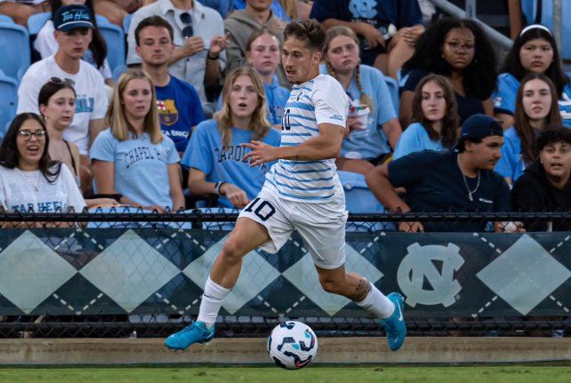 Juan Caffaro jugando en uno de los clubes universitarios de Estados Unidos.