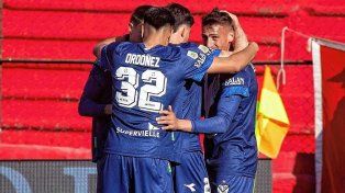 Vélez Sarsfield se subió a la cima con una aplastante victoria.