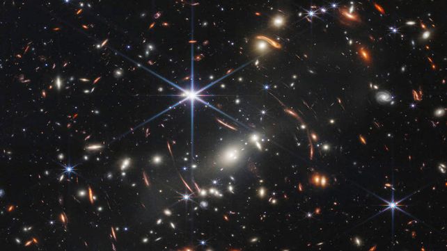 La Nasa presentó una foto de la luz más antigua documentada en la historia del universo