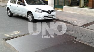 Tránsito: un chapón descalzado en la carpeta asfática causó complicaciones en el micro centro
