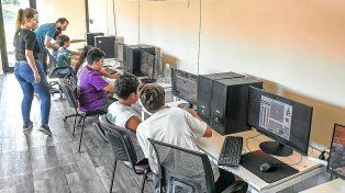 La creación del Club de Robótica permite profundizar el conocimiento en Paraná.