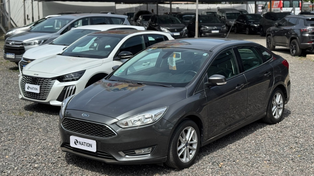 Comenzó en Rosario una feria de autos usados con grandes descuentos y financiación al instante