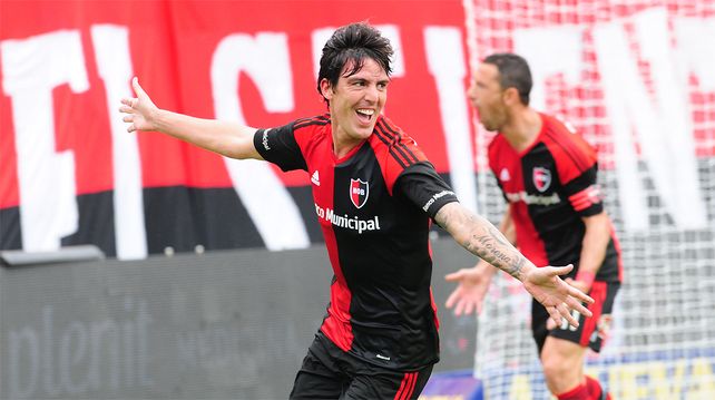 El Gato Formica se destacó en el triunfo leproso por 3-1 en el Coloso.