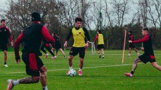 Delfino probó con tres cambios en Colón para recibir a Almirante Brown