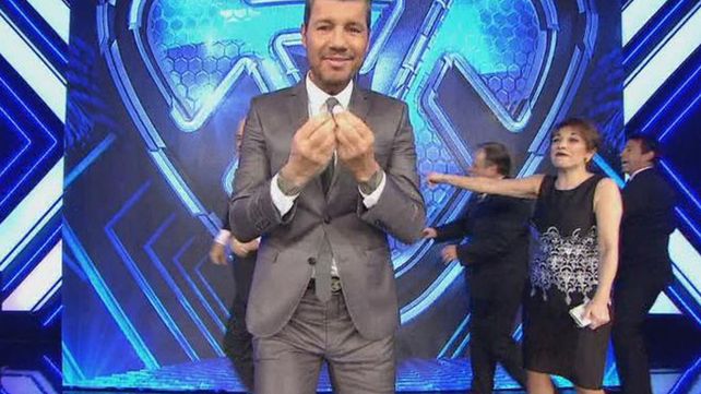 El blooper en la apertura de Showmatch que descolocó a Tinelli El blooper en la apertura de Showmatch que descolocó a Tinelli