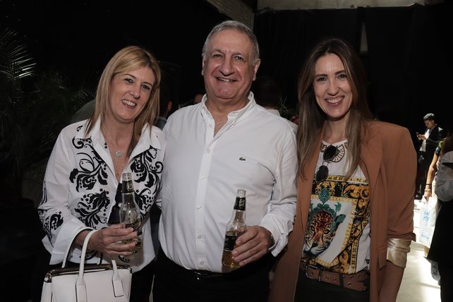 Lorena Córdoba Ayala, Enrique Otaño y Rocío Córdoba Ayala 