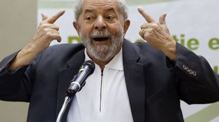 A juicio. Lula denunció que quieren sacarlo de la carrera presidencial.