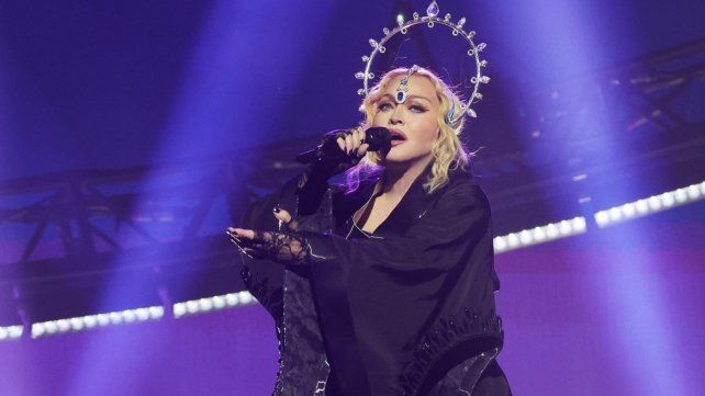 Madonna regresó a los escenarios tras su internación por una infección bacteriana grave y le dio inicio a The Celebration Tour