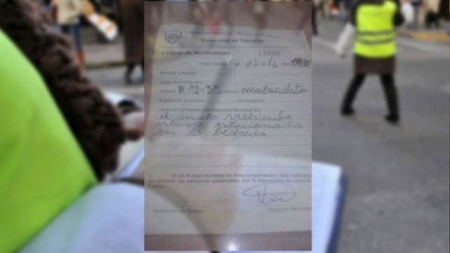 Una multa con graves errores ortográficos se volvió viral en las redes sociales