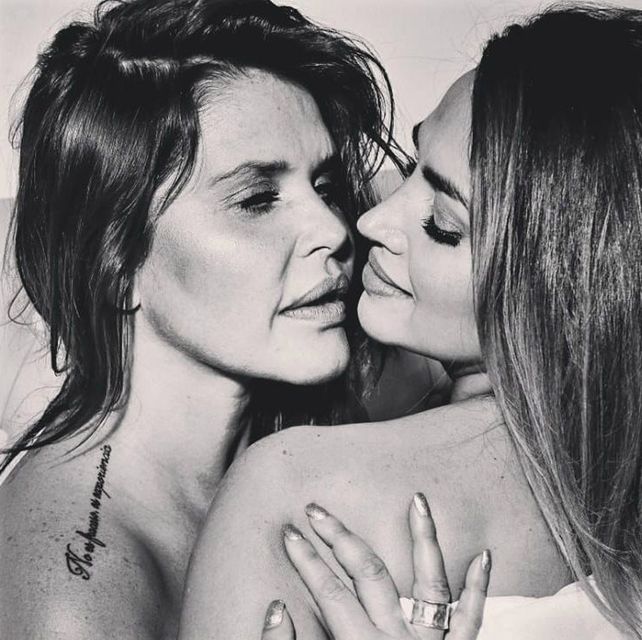 Las fotos calientes de Nazarena Vélez y Belén Francese en la cama