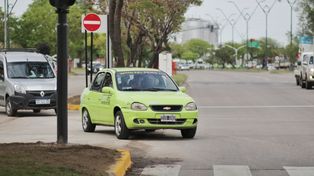 El nuevo cruce de avenida Alem y calle Vélez Sarsfield quedó habilitado