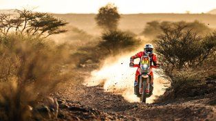 Rally Dakar: Benavides ganó la quinta etapa en motos y se acerca al líder de la general