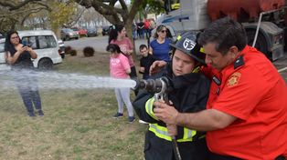 Bomberos por dos horas será la actividad que se realizará el martes en la ex Rural.