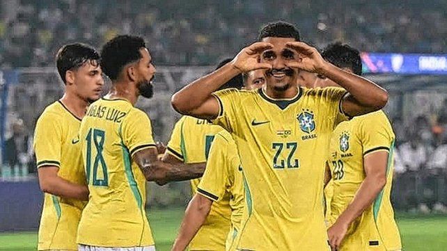 Brasil goleó 4-0 a India.