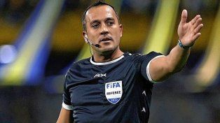 Fernando Espinoza fue parado y no dirigirá en la fecha 19.