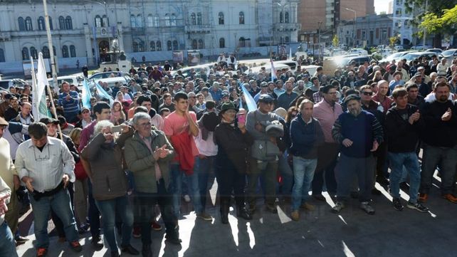 Productores agropecuarios amenazan con vaciar las escuelas rurales para no perder hectáreas productivas