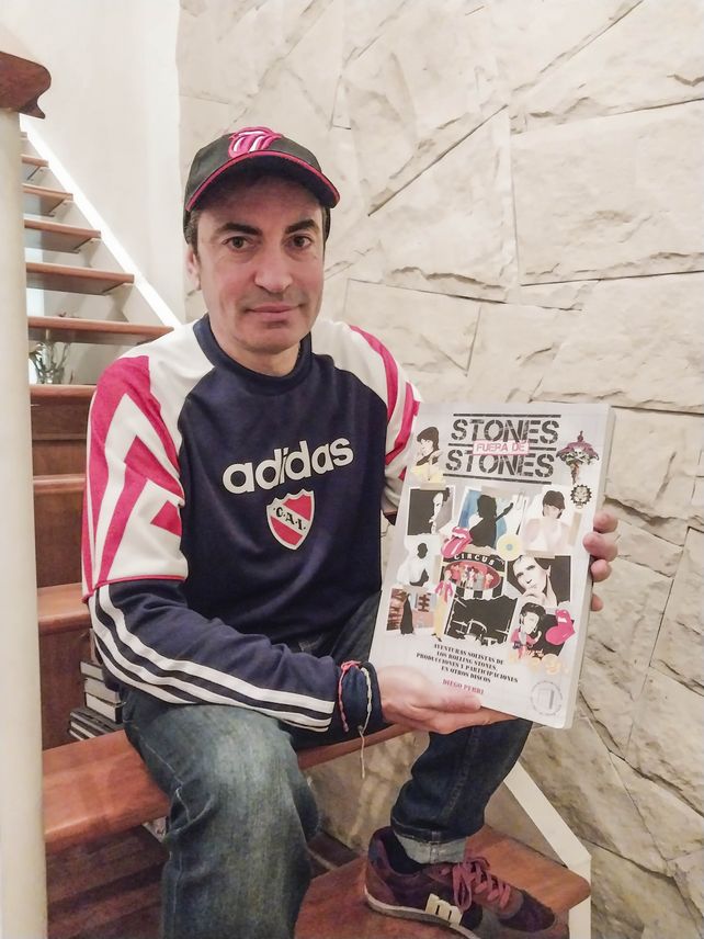 Diego Perri con su nuevo trabajo.