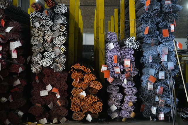 Los colores se usan para identificar fácilmente el modelo que se va a vender y su espesor exacto.