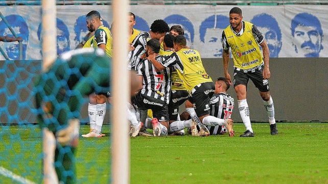 Atlético Mineiro derrotó a Bahía 3-2 y se consagró campeón.