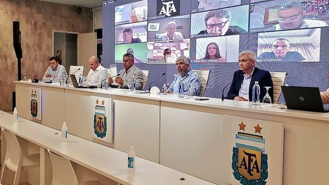 Un grupo de clubes impulsa la suspensión de otro descenso