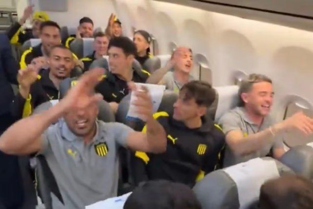 Aerolíneas Argentinas criticó la conducta de Peñarol en pleno vuelo hacia Buenos Aires