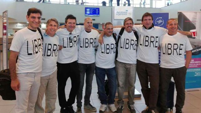 El grupo de exalumnos del Poli partieron de viaje para celebrar los 30 años de egresados.&nbsp;