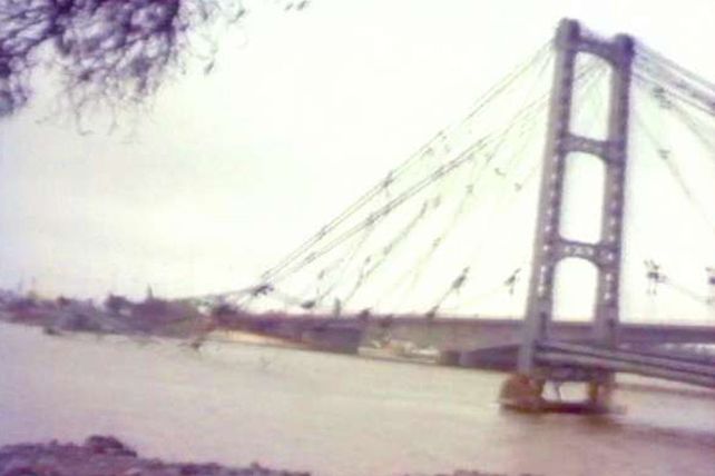 Las razones por las que cayó el puente Colgante hace 28 años