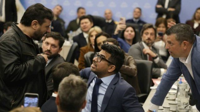 Proponen suspender el sueldo de los diputados nacionales que insulten durante los debates en el Congreso