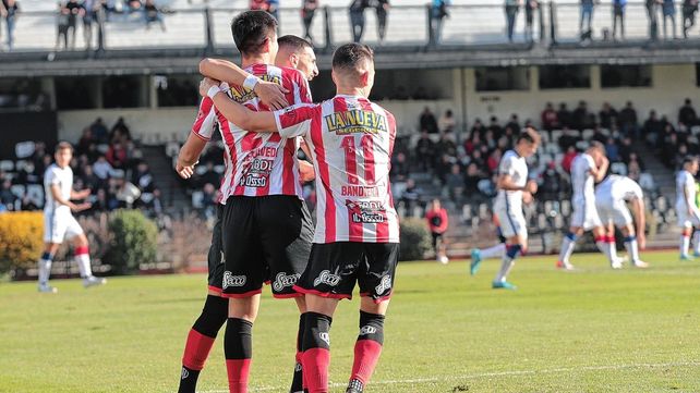 Barracas Central alcanzó su primer triunfo ante San Lorenzo