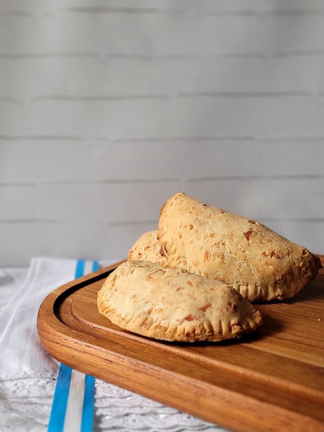 Empanada con masa de chipá