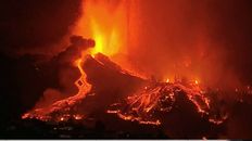 La lava del volcán Cumbre Vieja arrasó con viviendas y campos sembrados. Pero un tsunami causaría devastaciones mucho mayores. La lava del volcán Cumbre Vieja arrasó con viviendas y campos sembrados. Pero un tsunami causaría devastaciones mucho mayores.
