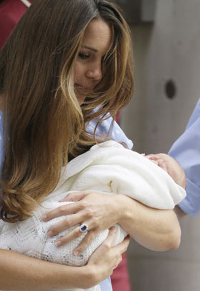 Kate Middleton y el príncipe Guillermo presentaron al bebé Real