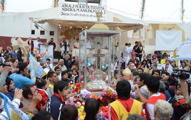 Peregrinación. Unos 200 mil fieles se congregaron ayer en Villa Mailín.
