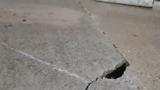 Vecinos de Santa Elena advierten que hay viviendas en peligro por el deslizamiento de barrancas