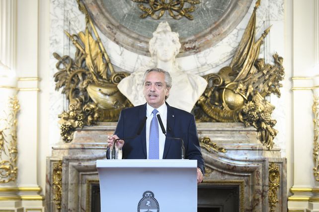 El presidente Alberto Fernández justificó el anuncio en cadena nacional al hecho de que la noticia estaba siendo ocultada por los grandes medios. Esto lastima a la democracia