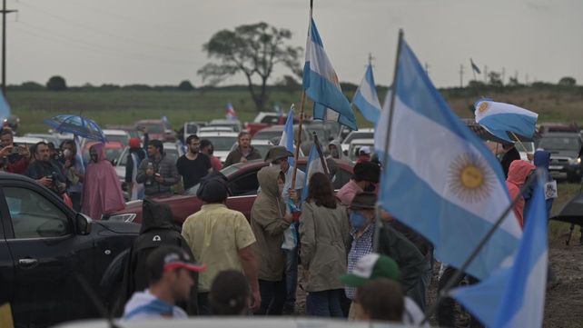 Causa Etchevehere: banderazo a favor de los hermanos y madre