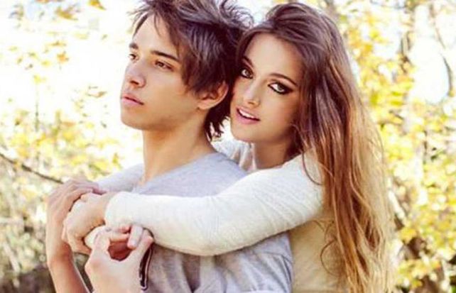 La pareja se tatuó diferentes imágenes.