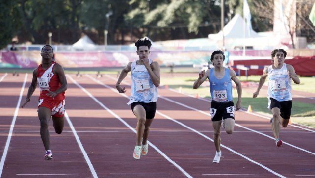 A correr. La pista de atletismo del Estadio Municipal tendrá actividad formativa. &nbsp;